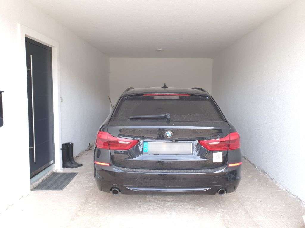 CARPORT RECHTS EG